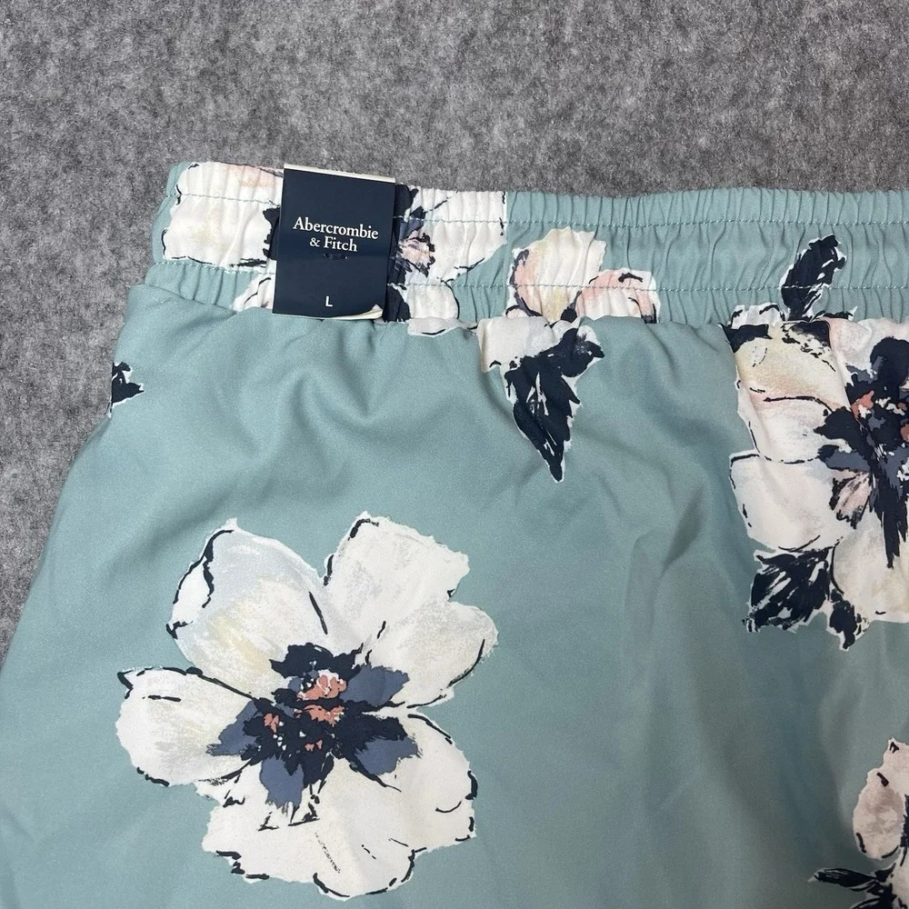 NWT Abercrombie and Fitch 7